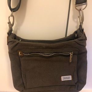 Canvas crossbody great for traveling